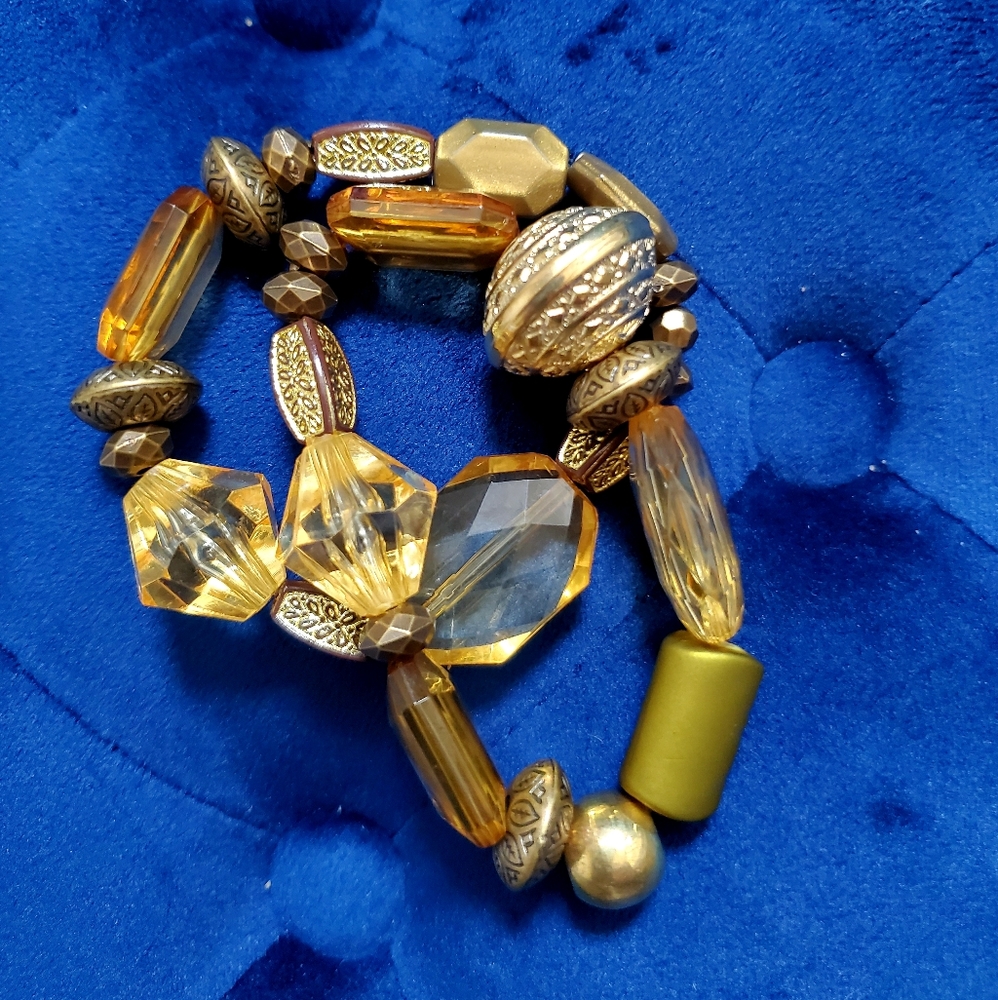 Mixed shaped beads costume bracelet